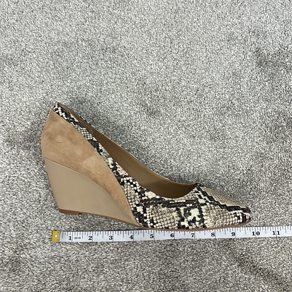 Beige Snake-Print Wedge Pumps - Picture 5 of 11